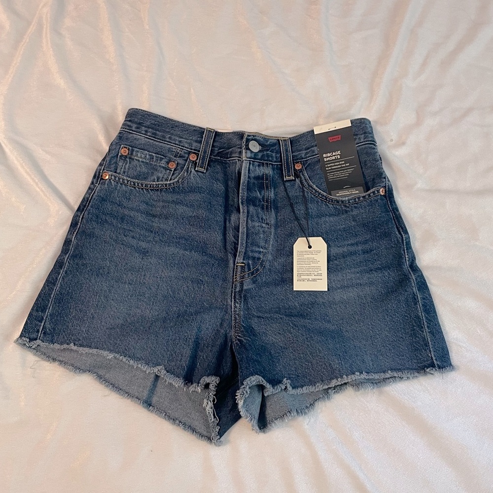 Levi Strauss Ribcage shorts- never worn!